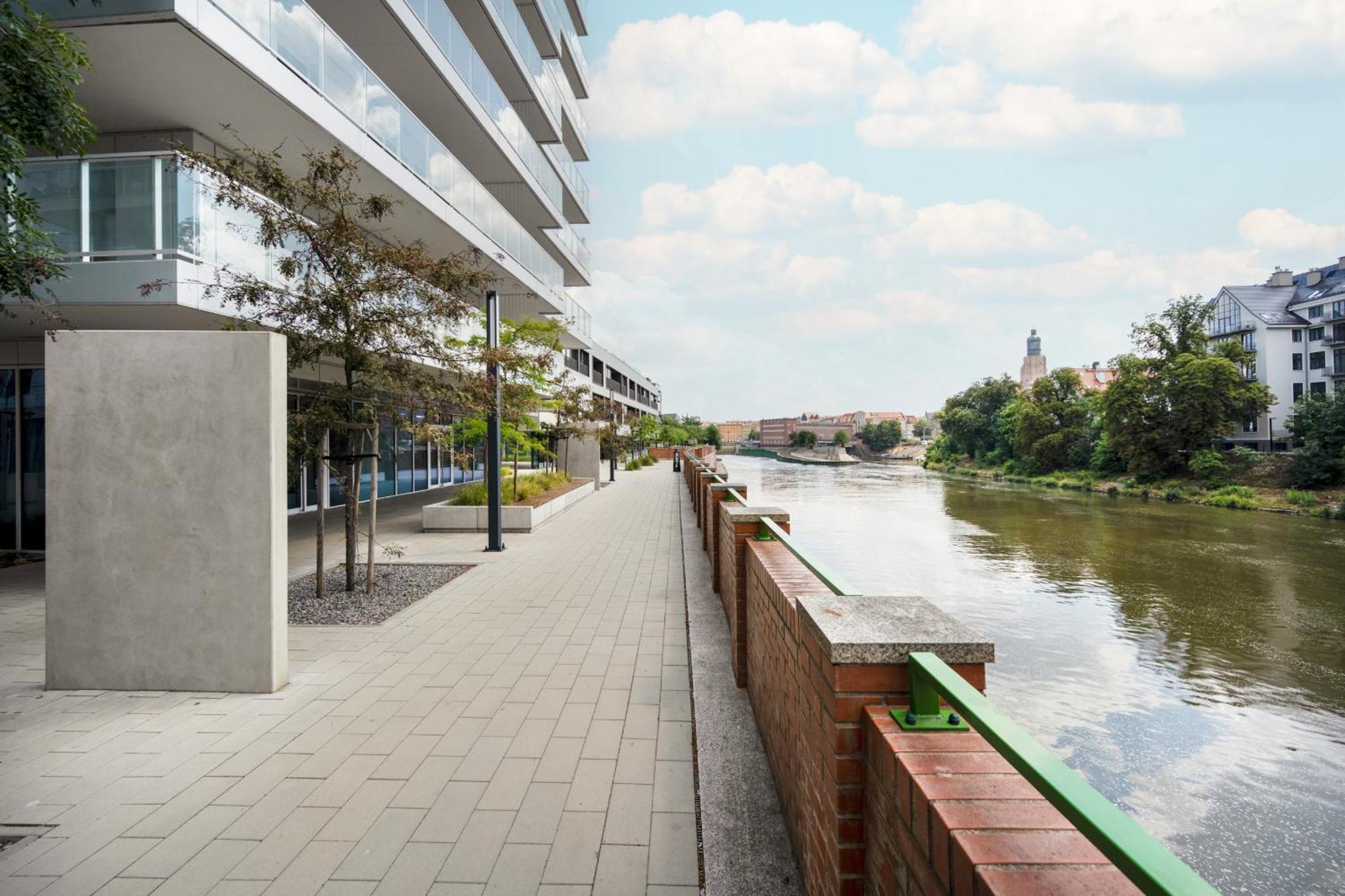 Elegant Apartment With Balcony By The Oder River In Wroclaw By Renters Prestige Exterior foto